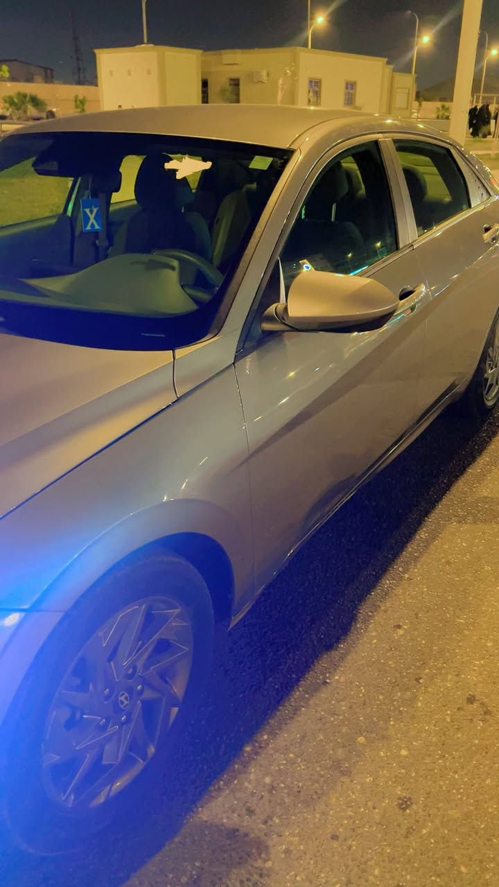 السلام وعليكم 
هونداي النترا  SEL

موديل 2024 

بصمة وبصمة أبواب 

شاشه 

عينه ليزرية 

نقطة عمياء 

رادار امامي 

توقف ذاتي 

حساسات خلفيه

كامرا دواره 

السياره حادثها حلو ليريدها يراسلني او يخابرني وادزله صور الحادث على الخاص 

للاستفسار  ***********
