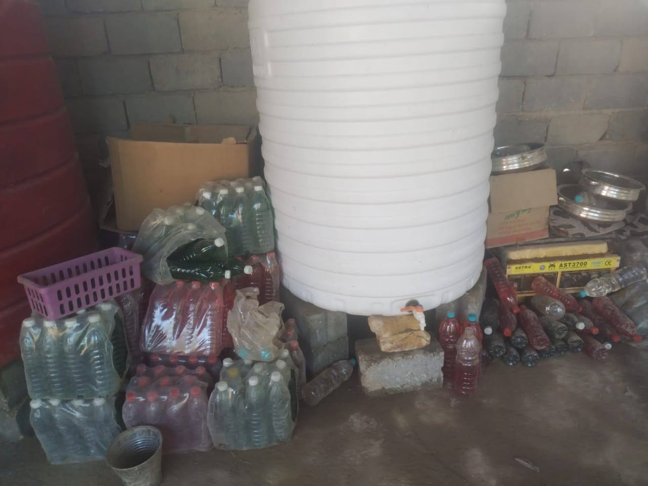 معمل ماء راديتر للبيع كامل المكان طويريج السعر 14 ورقه وبي مجال للاستفسار***********
