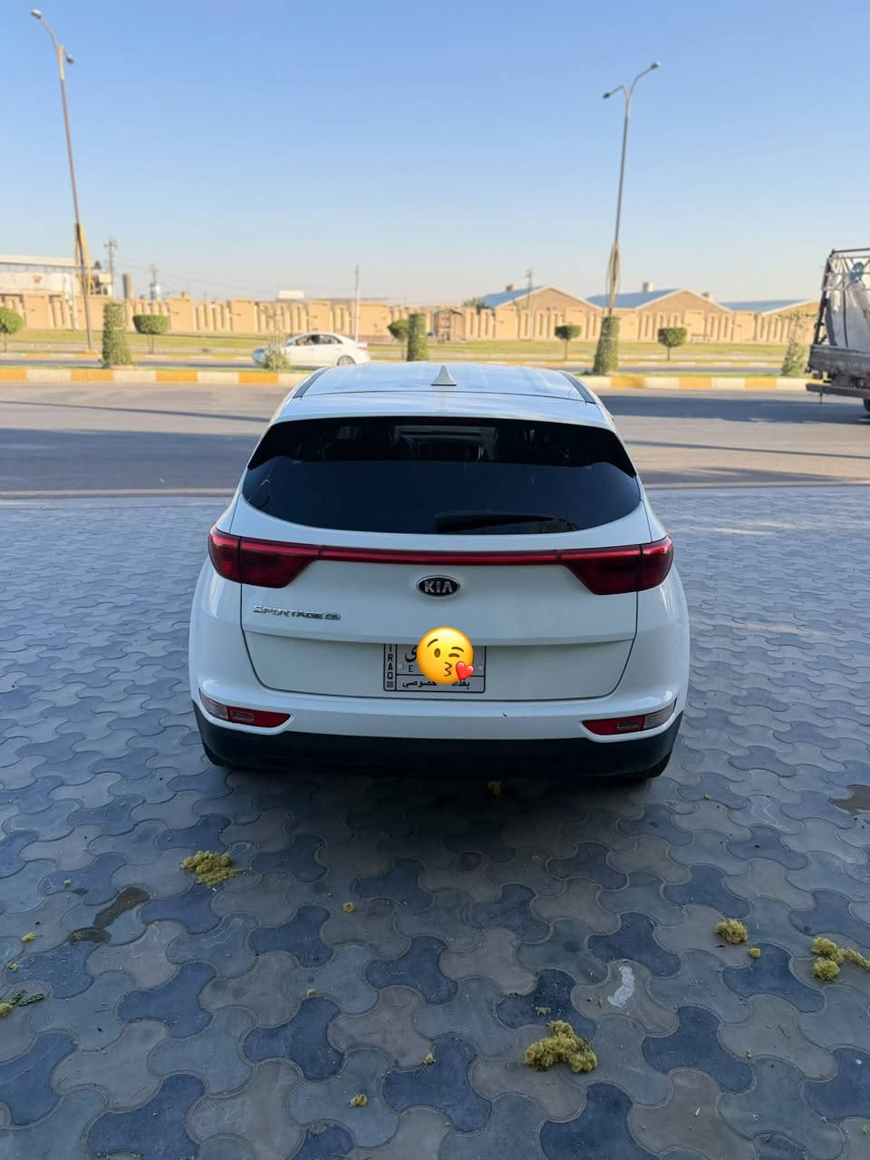 السلام عليكم 
للبيع كيا سبورتج 2018 وارد امريكي 
اللون ابيض
ماشيه 115 
أرقام بغداد 
تخم تاير 
حداديه جديده
محرك 2400و گير بالشرط
فئه FE
حادثه الدعاميه الأماميه و بيه صبغ ربع الباب الخلف السائق من جوه 
السعر 160 و بيه مجال 
***********
