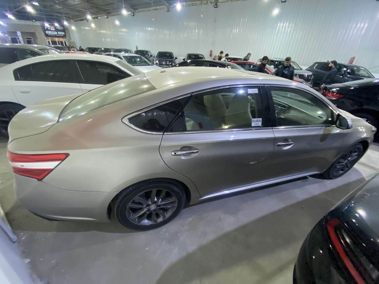 ئەم ئەڤەلۆنە جوان و خاوێنەمان هەیە بۆ فرۆشتنە سعر 155 وەرەقە مەجالەکی کەمی تیدایە  مۆدێل 2015 LIMITED قەپات موسەفاتە لێدران شەش پارجەی هەیه پشت و پێشی کەبسە ئێرباگ بەس شانی لای سایەق و پشت سایەقی تاقیە ئی سوکان و دەشبولی بەشەرتە ناتەقیە  گێر و مەکینە و تەبرید سەرد و گەرم بەشەرتە نەکرایتەوە ئەم سەیارە 133 هەزار حەقیقی رۆیشتیە ڕەقەم و سەنەوی و هەزە و بەناو کردن بەشەرتە سەنەوی تا 2027 مانگی 6 نوێیە 170 هەزار غەرامەی لەسەرە سەیارەکی هەتا بلێی زۆر جەئیزە بێ مەسروفە 4 تایەی نوێی بۆی بەسترایە موسەفاتەکانی سلایتە بەصمەیە دەبل گێڕی توماتیک و عادیە حەساسە و  ئاوێنە بە ئیشەراتە شاشە گەورە و کامیرایە  4 جام کارەباییە کوشین هیتەرە تەبرید لەمسە تەبرید مەرکەزیە سوکان ڤۆلیۆمە لایت زینۆنە  تحدید سورعەیە ئیکۆیە سپۆڕتە زۆر موسەفاتی تر بۆ زانیاری زیادتر تەلەفۆن بۆ ئەم ڕەقەمەی خوارەوە بکە *********** واتساپ عیوان ئەم سەیارە لە هەولیرە گؤرینەوەش ناکەم بەس دەفرؤشم أربيل, العراق
