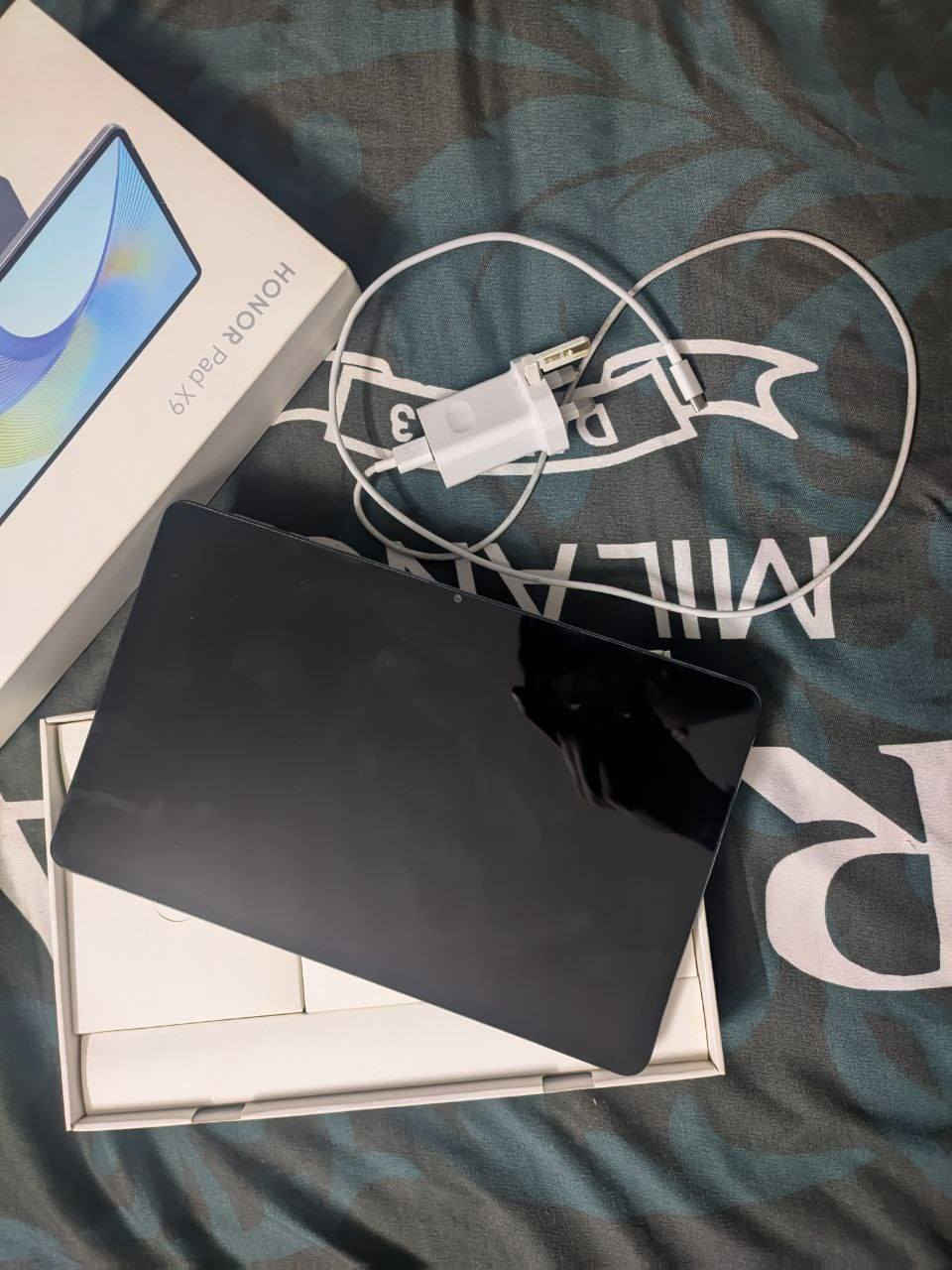 ايباد
Honor pad X9
مساحة 128 GB
ذاكرة 4 GB
شاشة كبيرة 11.5 بوصة
دقة 1200 × 2000 بكسل
نوع الشاشة TFT LCD بمعدل تحديث 120 Hz لأداء سلس في التنقل
معالج Qualcomm Snapdragon 685
بطارية كبيرة 7250 mAh
دعم شحن سلكي سريع 22.5W
ملحقاتة :
شاحنة و كيبل الشحن بمنفذ type C
نظافتة 90%
كلشي ما بي ممفتوح ولا بي شي استعمال قليل فقط للدراسة بفترة و تركتة
سعرة 180 الف
الموقع
بغداد شارع فلسطين قرب تقاطع مول النخيل

*********** واتس موجود
