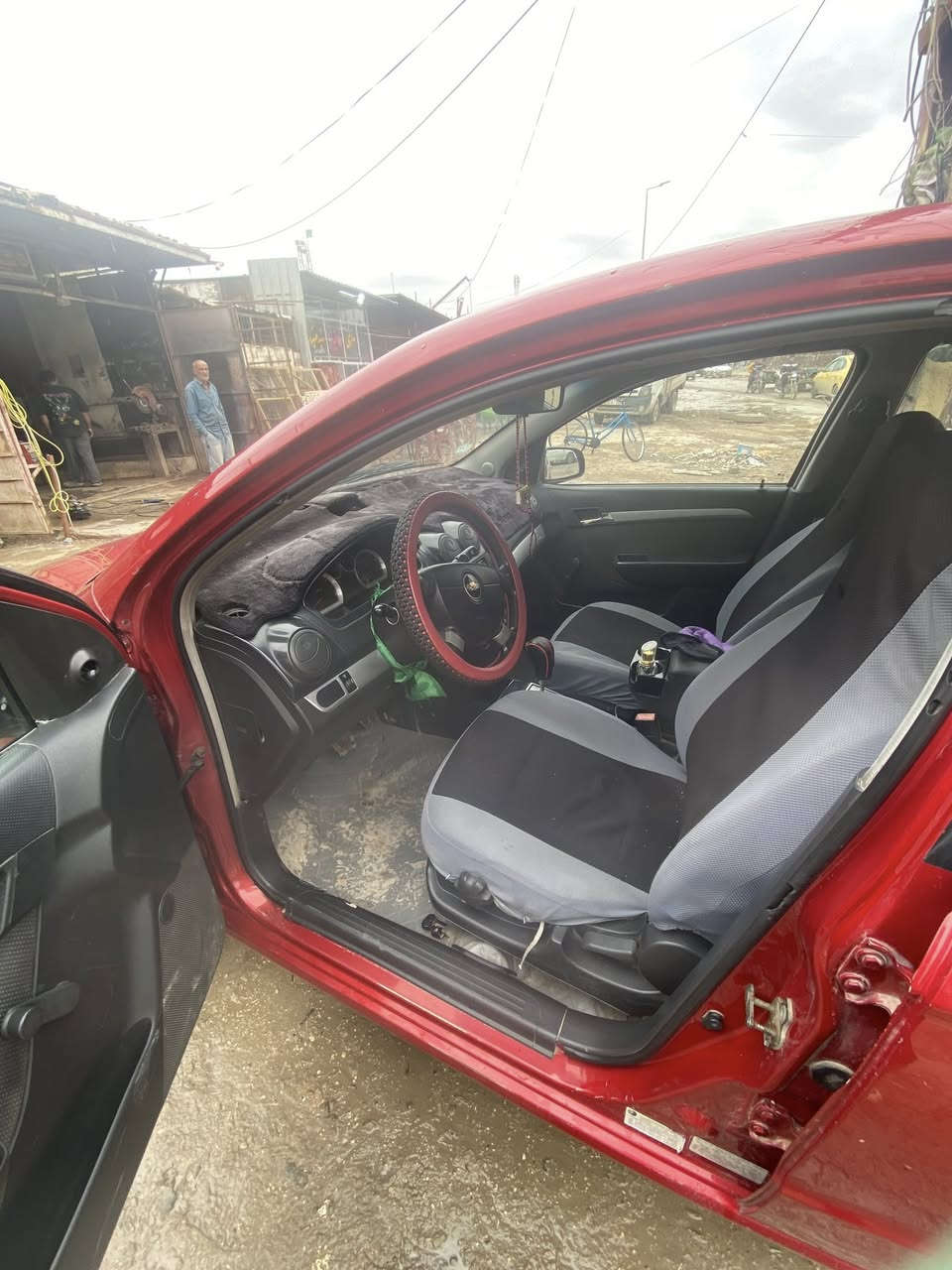 السلام عليكم سياره لبيع أفيو سياره جديده ما معمره  موديل 2010 سيارة احله من الصوره تايرات جد مامتعوبه السياره مكفوله كفاله عامه باقي التفاصيل خابرني ودلل هاذا  رقمي ***********ما متواجد عله الفيس مكاني حله قرب جسر الثوره 🫂
