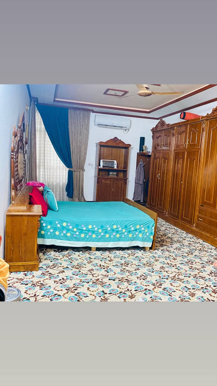 غرفه عراقيه ضخمه للبيع سويتها ب٣ البيع لغرض نقل لبيت اصغر السعر ٨٠٠الف مكان بغداد شعب الشراي يتصل ع هل رقم. 
لتكسرون بالسعر لان قويه وتسكام سويتها مو مثل بالسوك ***********
