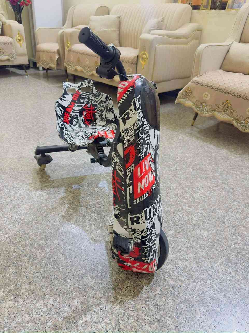 سلام عليكم عندي سكوتر  بعده جديد  رايده150 كل أراضي مو جوده  شغال حته بلوتوث وسماعه وبي نشره ع فحص مكان البصرة اتصال *********** ما هذه ١٩٠ ألف صارله سنه
