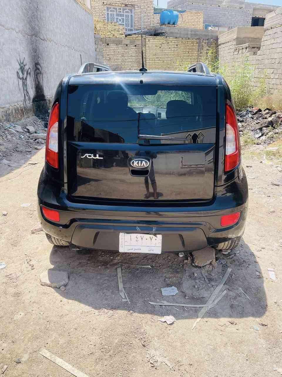 كيا صول موديل ٢٠١٣
محرك ٢٠٠٠ دوش 
تدفئة تبريد 
كير ومحرك وحدادية مكفول 
بيها صبغ قليل اثر جراد 
السعر 98$ 
مكان حلة 
للاستفسار الاتصال ***********
