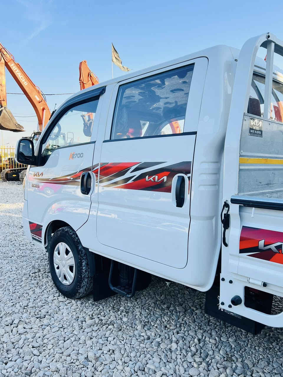 يتوفر داخل شركه أحمد عذاب مثور للتجاره العامه🥇
كيا بنكو K-2700 دبـل قـمـاره مـوديـل 2025 شٌـكل جـديد 

‼️تـرهم للـبيع أو الـمراوس 
⛔️موديل 2025الشكل الجديد 
⛔️ماشيه 19ألف 
⛔️مقاعد جلد (مدوشمه)
⛔️تحكم ستيرن كامل 
⛔️شاشه 
⛔️الواجهه شبك أمامي مطعّم بالكروم مع أظاءه كريستال 
⛔️الأضاءه كشافات ضباب أماميه LED
⛔️المرايا أشاره LED
⛔️التبريد منضومه تكيف عاليه مع تحكم يدوي 
⛔️تحكم كهربائي للنوافذ الأماميه 

للأستفسار 
‭٠٧٨٢ ٩٦٣ ٣٢٩٧‬📞

العنوان بابل الشوملي
