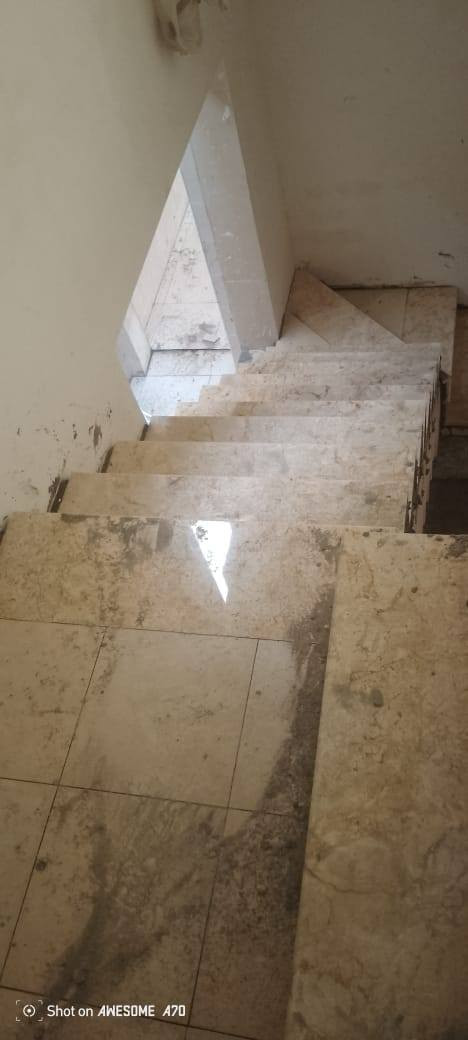 كادر سيراميك بورسلين كاشي مرمر شغل درجه اولى موجود في بغداد الجديدة ***********
***********
