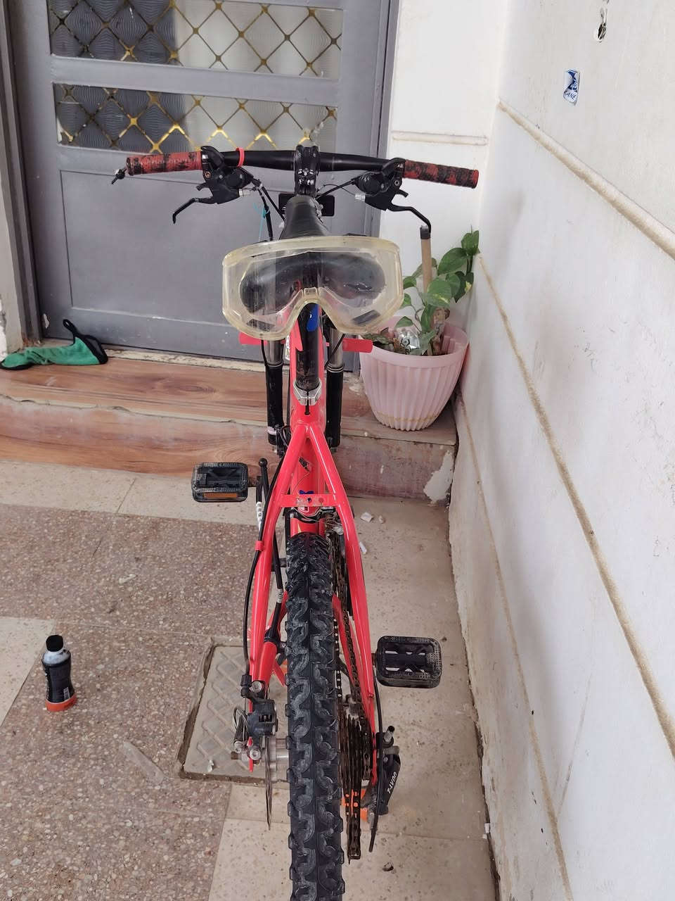 سلام عليكم بايسكل للبيع السعر ١٢٠ حجم ٢٠مالاطفال ناقصه جاملغ  او تصليح البريكات والكيوره العنوان الدوانم شارع المكاتب قرب مجمع البخيت رقم الاستفسار ***********
