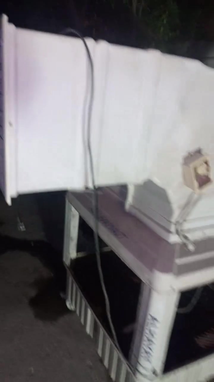 السلام عليكم مبرده اكبر حجم شغاله كامله مكمله *********** موجود 2 قطعه

