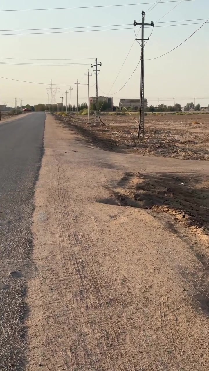 السلام عليكم دونم مع بيت للبيع منطقة البو جراد البيت بناء جديد سنة ٢٣ البيت يحتوي على ٢ غرف نوم وصاله عدد ٢ وبراني ومطبخ ..السعر (٧٠مليون ) ***********
