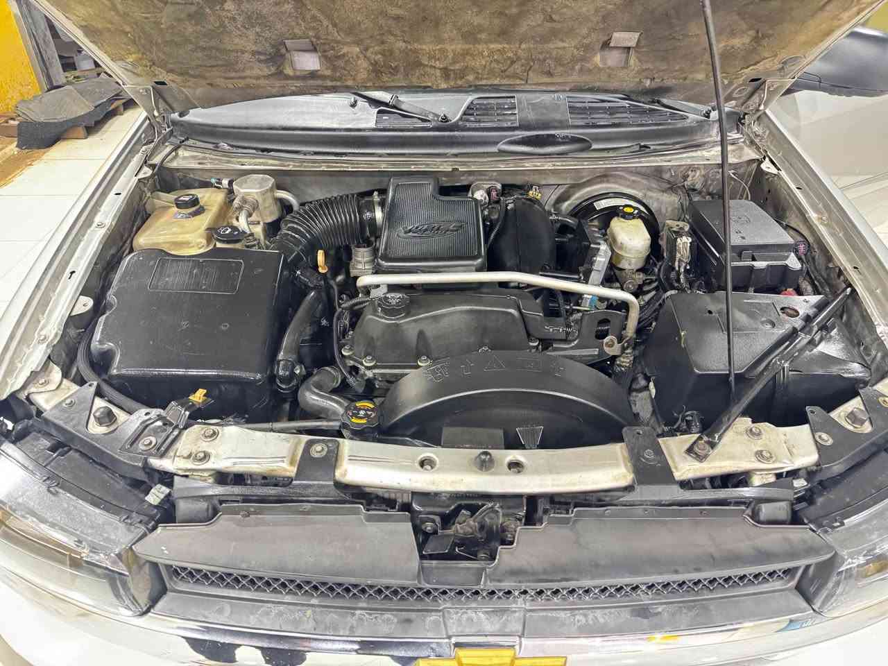 ترابلايزةر موديل ٢٠٠٧ فول فول مواسةفات 
گير و مةكينة و تةقة و رةقة و كارةباي و ئةكسل و هةموو شتي بةشةرت دةعامي لو دةعامي بةشةرت تازة پيش و پشتي توند كرايتةوة تايةي نوية سةنةوي ٢٠٣٠ هةزةي نوية زور خاوينة سةيارةكة ٢٥٠ دينار مةسرةفي تيدا نيية
٢ پارچةي سبوغة ١ پارچةش بة بيلاد گوراية بي ژوري بي ئيرباگ 
لة هةوليرم 
*********** أربيل, العراق
