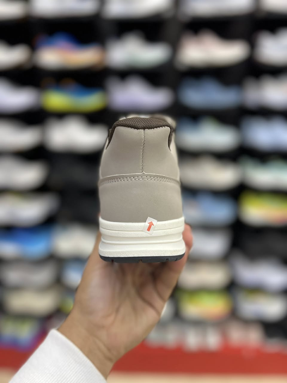 تحفه
طبي خفيف
قياس 38
السعر 10

العنوان النجف ملحق الروان 
توصيل 🚚 محافظات 6 داخل النجف3 
*********** واتساب
