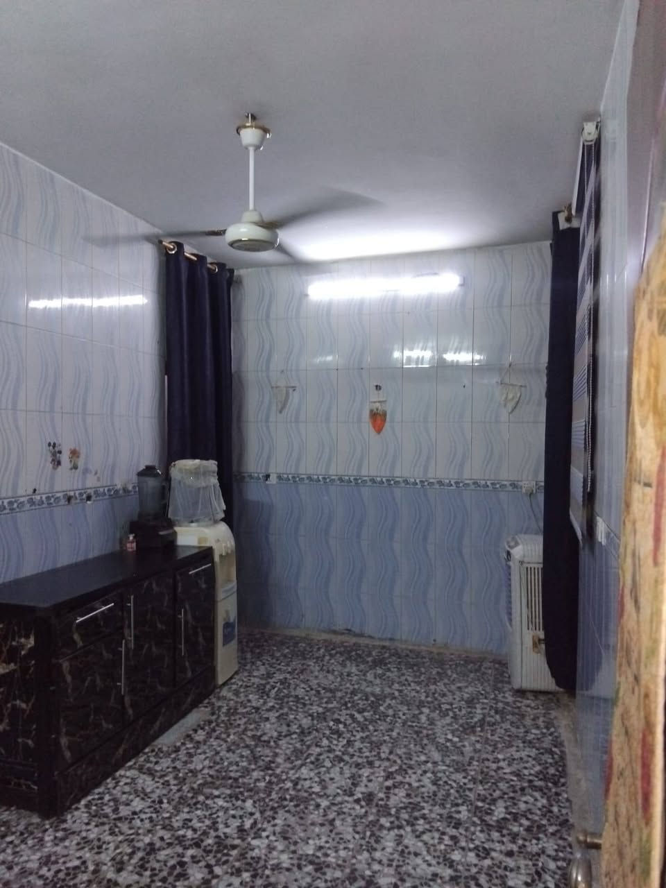 للبيع بيت 🏡 طابو صرف فى #الاساتذه مجاور شهداء البياع #مساحته٥٠م_ركن واجهه خمسه عرض الشارع ٢٠م يحتوي على #غرفتين_نوم 😴 وصاله ومطبخ وخدمات البيت #نظيف_جدا بناء سنة ٢٠١٥ #موقعه_ممتاز للإستفسار والاتصال على #الواتساب على الرقم 
***********
#الجميع
