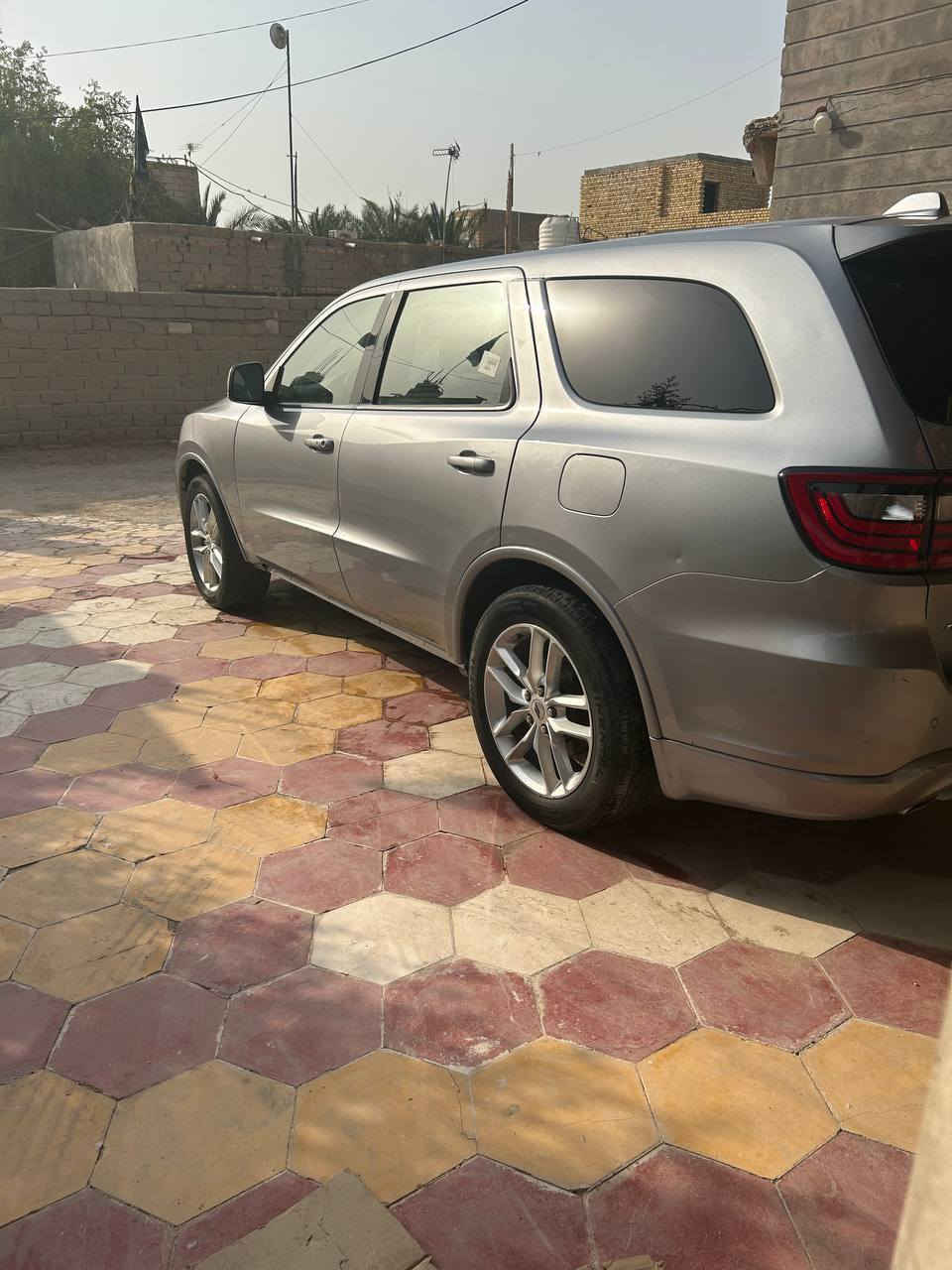 السلام عليكم ورحمة الله 
_________
دورنكوا 
وارد امريكي ضرر موضح بالمنشور وراجع نفسه
الموديل :  اصل 2021 امرمزه 2022 
المحرك.:  V6
*رقم نجف الجديد 
  
____
*بصمه 
*تشغيل عن بعد  
* شاشه جبيره 
* توقف ذاتي 
* رادار جانبيه 
* كامره خلفيه 
* كشنات كهرباء + تدفئه
* ستيرن تدفئه
*تبريد قطعتين 
*دمام خلفي
*تو ويل
*انظمه قياده  
*لايت اتو 
*صندوك كهرباء 
*تحكم ستيرين  
* حساسات خلفية 
* دشبول جديد 
 __
السعر 224
وبيها مجال بسيط 
***********
