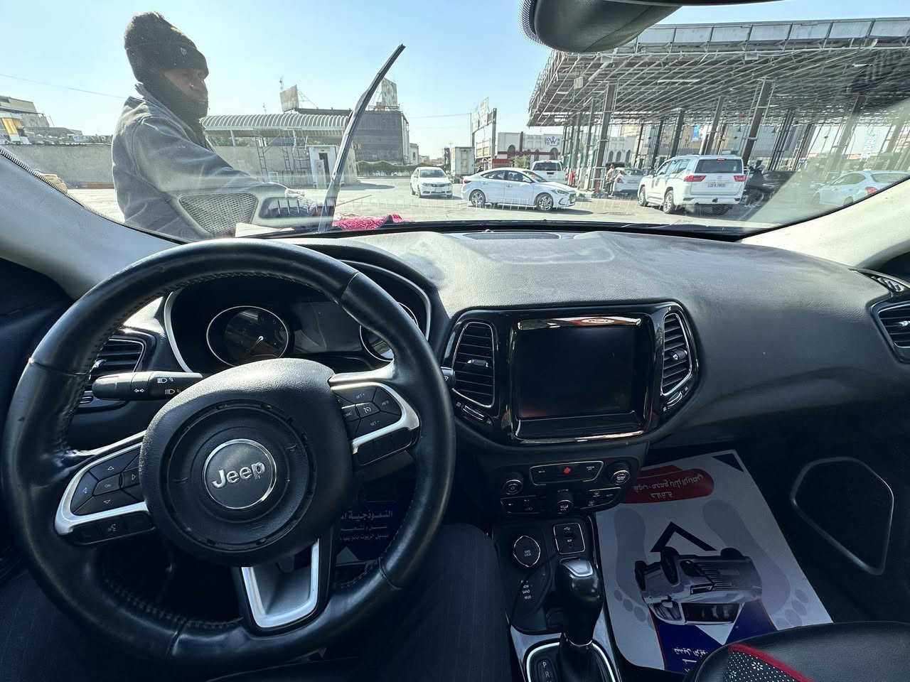 جيب كومباص بلاك
موديل 2018 
مواصفات امريكيه 
كشنات جلد تحكم السائق كهربايي وتدفئه
ابل كار بلي واندرويد اوتو 
تبريد قطعتين وتبريد خلفي 
فتحة سقف بانوراما 
مثبت سرعه 
وتحكم استيرن 
اوتو ستوب 
سايد بريك دگمه 
السياره ماشيه 94 الف قابل للزياده. 
تاير جديد وحدادة 80 بالميه 
ادامه كامله على المحرك قبل 3 ايام 
ادامه كامله ع السوائل الراديتر والمروحه بلاديات 
السيارة رقم  بصرة انكليزي هزه 2025 
سياره جاهزه فقط تحتاج ( بوليش )  مكاني  البصره  البراضعية 
السعر 120 وبيه مجال بسيط
***********
