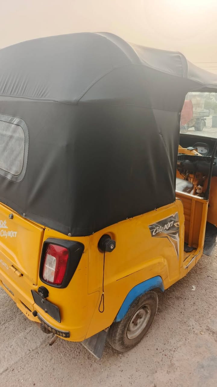 السلام عليكم بياجو للبيع موديل ٢١ أوراق كامله اصوليه سعر ٢٥٠٠ مكاني شهداء البياع الاستفسار ***********
