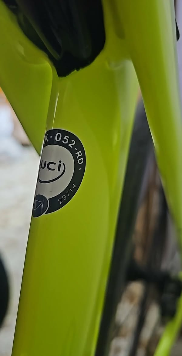 بايسكل امريكي نوع TREK madone OCLV CARBON 800 SLR 8
لون مميز قياس الفريم 52 
سستم نوع شيمانو 105 7000R
سستم اصلي بالكامل ياباني
البايك بالكامل فل كاربون 
وياله كاربون نوع بونتريكر برو 5
البايك موديل (2021)

عدد السرعات 
امامي 2 
خلفي 11
السعر على الخاص او الواتساب ***********
