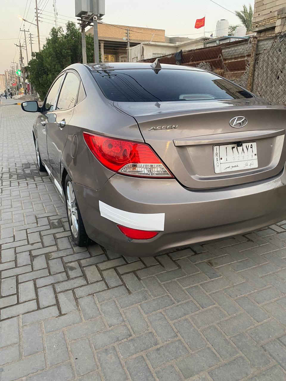 السلام عليكم هونداي اكسنت للبيع 2013 ضررها من امريكا جاملغ وبنيد وبيها طخة بالداير الي فوك التاير خلف السائق بعدها مامسويها حدادية تخم تاير كلة تمام تبريد شغال مكينة 1600 بيها خيط تبخير بدائي وهنا بالعراق انصبغت عام اثر جراد مكفولة قمارة وتكم وعيب شرعي سنوية 2026 سعرها 70 وبيها مجال مكانها بصرة للأستفسار ***********
