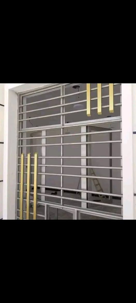 السلام عليكم صبغ شبابيك وشد جام شغل درجة اولى بغداد وطراف بغداد تصال على الرقم *********** يوجد واتساب
