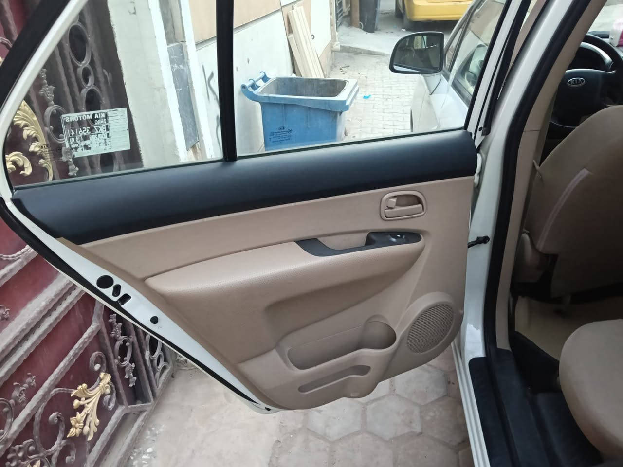 كيا كارنز موديل 2011 البيع رقم الهاتف ***********
