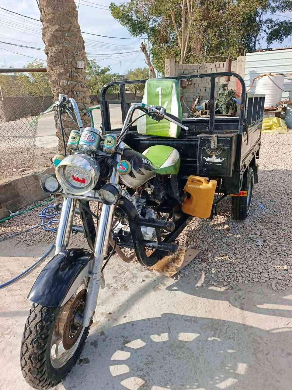 سلام عليكم ستوته للبيع موديل 12 تعميره جديده الستوته مقفوله من الشاصي والحداديه محركق ستوته كل شي ما عايزه ترتيبات بسيطه رقم وسنويه 12 السعر خاص رقم الهاتف ***********
