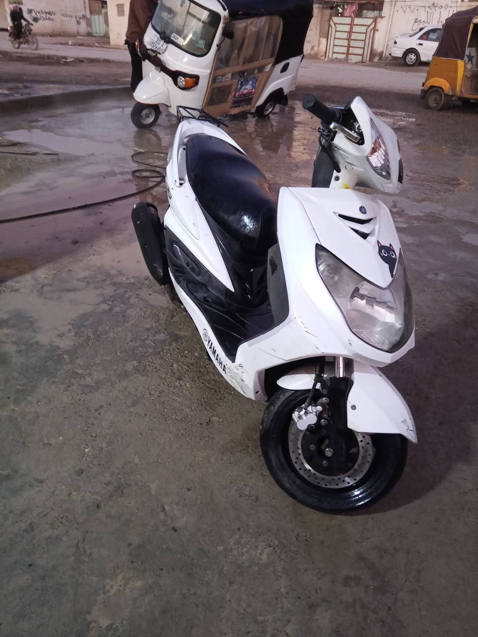 سلام عليكم دراجة سكنس فحل على كفالة عامة كلة بلاد دراجة كامل مكملة نكرة كهربائي كلة شغل الدراجة بلادية من الطول للطول شرط الكفالة للبيع  ( مكاني ديالى بعقوبه ) رايدهة ابـ 600 وبيها مجال قليل شراي اتصل  ( *********** )
