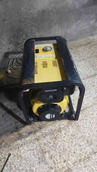 السلام عليكم اخوان عندي مولد للبيع 5كيفي 20امبير كاز شرط الفحص وكله على وضع الشركه يعني كله بلاد العنوان البصره وهذا رقمي بي واتساب *********** البصرة
