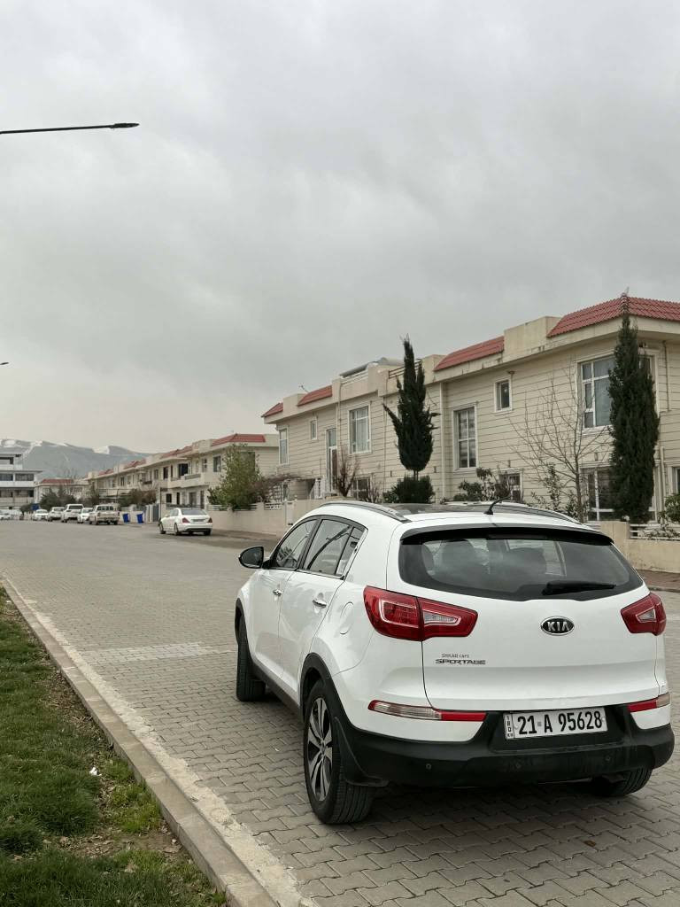 سڵاوتان لێبیت کیا سپۆڕتاج ٢٠١١ 

سفری کوردستانە 

گێرومەکینەتەقەو رەقە بەشەرت 

ماشاڵا سەیارەکە زۆر جوانە ماڵی دۆستە 

یەک پەڵە بۆیاخی هەیە چواردەوری دەسکی درگای سایەق پێوەشی دیار نیەو زۆر جوانە 
 
سەنەوی تا ٢٠٢٩ تازەیە. 

١٢٠ هەزار ڕۆشتووە 

داوای ١٤٦ وەرەقەو شتیک معامەلەی برایانەی تیایە

ژمارە تەلەفوون *********** 

*********** السليمانية, العراق
