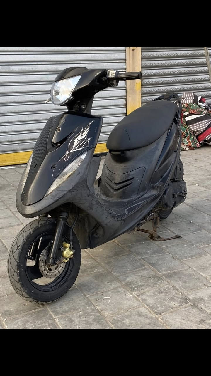 سلام عليكم عدله للبيع دراجه بلاديه مكفوله من تبخير ومن كلشي كهربايات كله شغاله لايت دبل اشاره اشاير فقط سلف شخاطه فقط لباقي كله مكفول المكينه ناعمه جدأ امانه دراجه نضيفه سعر625مكاني بغداد جديده ***********
