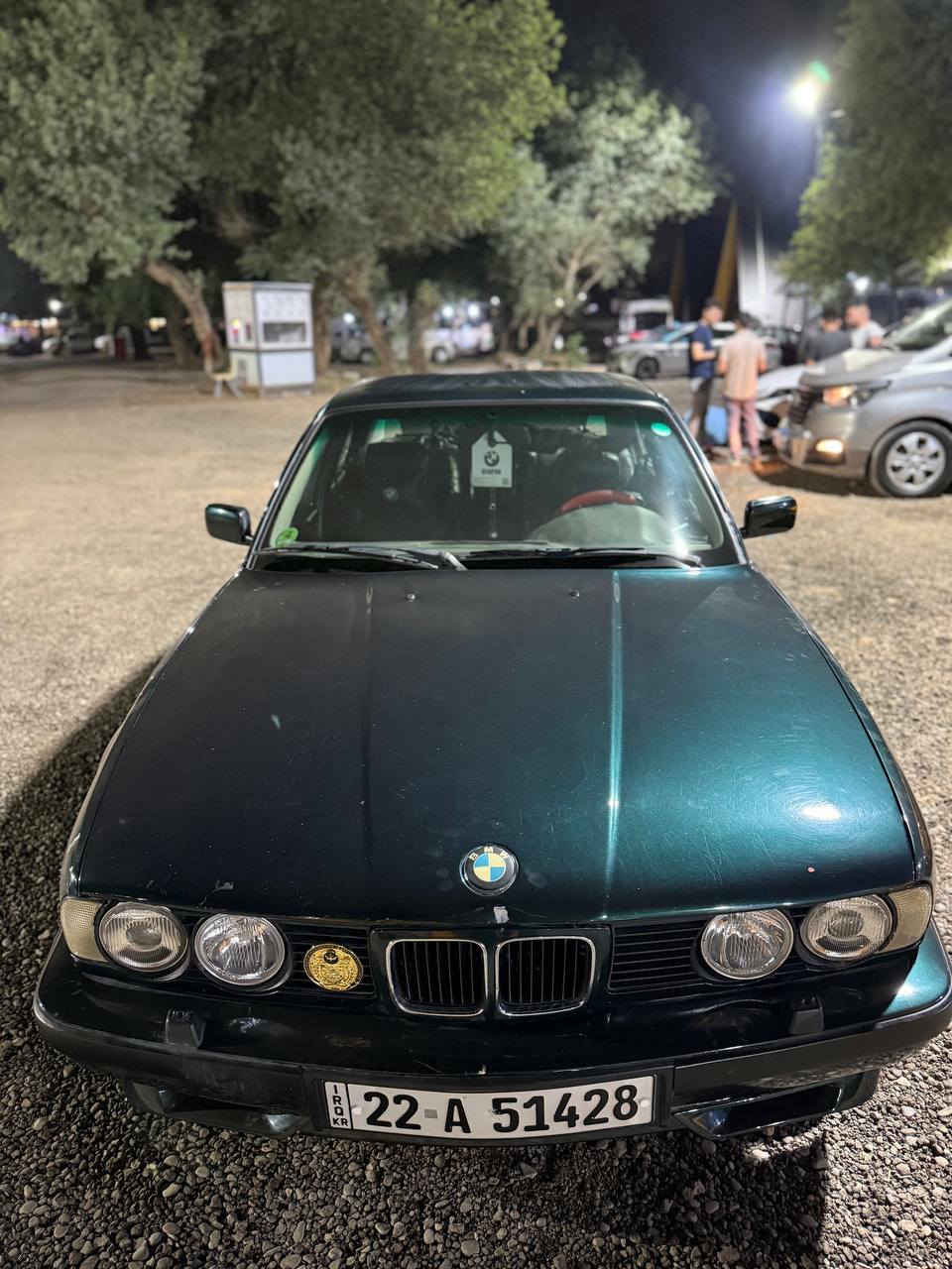 سلام عليكم 
للبيع موديل 1991 525اصل بدون ضربه رقم جديد تحويل شرط دفتر بانزين بي سياره بيها شويه نواقص سعرها 60وبيها مجال مكاني كركوك دواخل جلد دبل ايرباك بدون فتحه اربع جامات كهرباء سياره بدون ضربه بيها تصفيه *********** مكاني كركوك سعر 60وبي مجال مراوس هم يرهم كركوك, العراق
