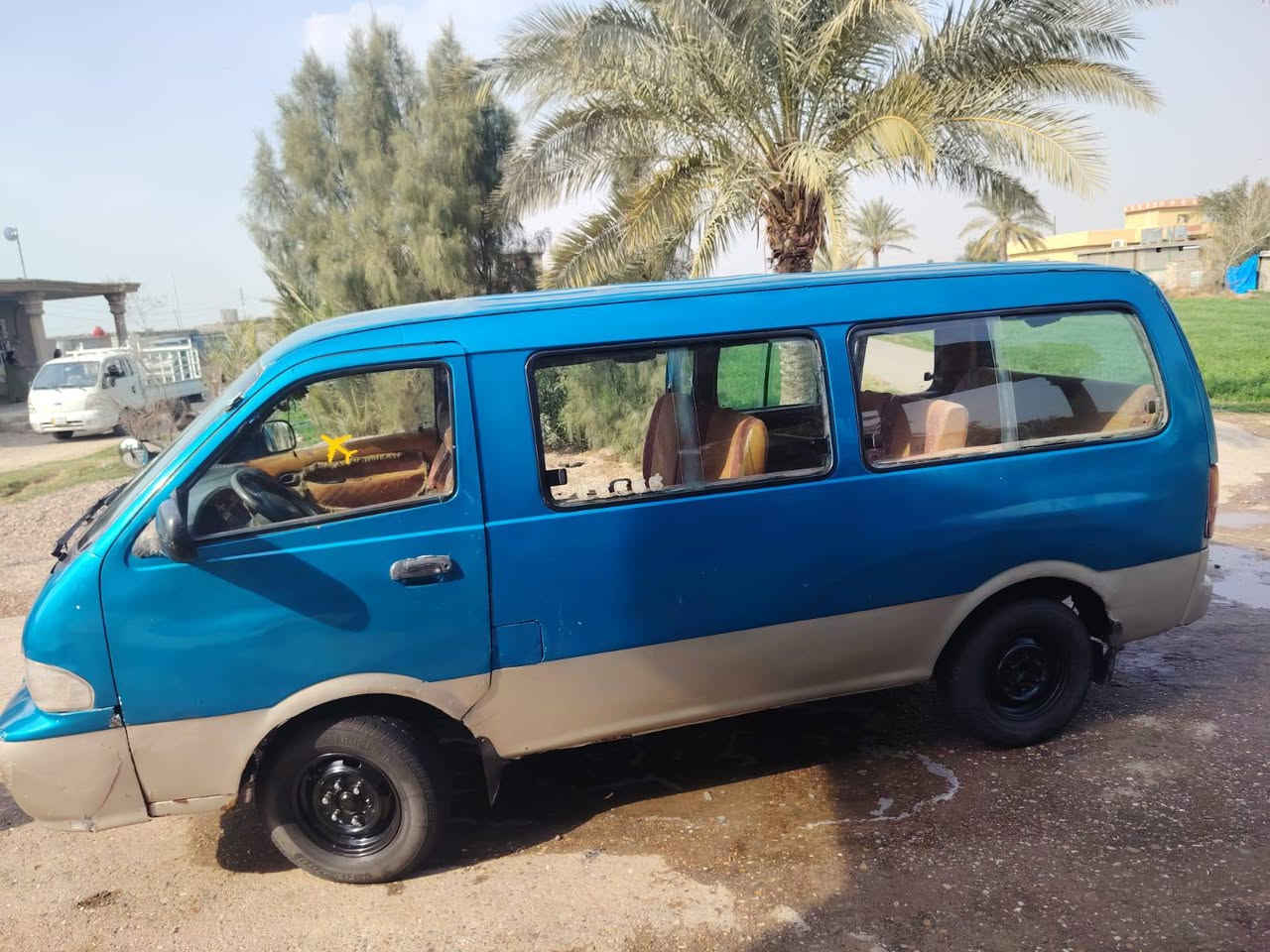 السلام عليكم كيا بريجو للبيع موديل 2000مصبوغه جماليه مدوشمه وكامله محرك تجفيت جديد صدر جديد تايرات جدد 
للاستفسار ***********
