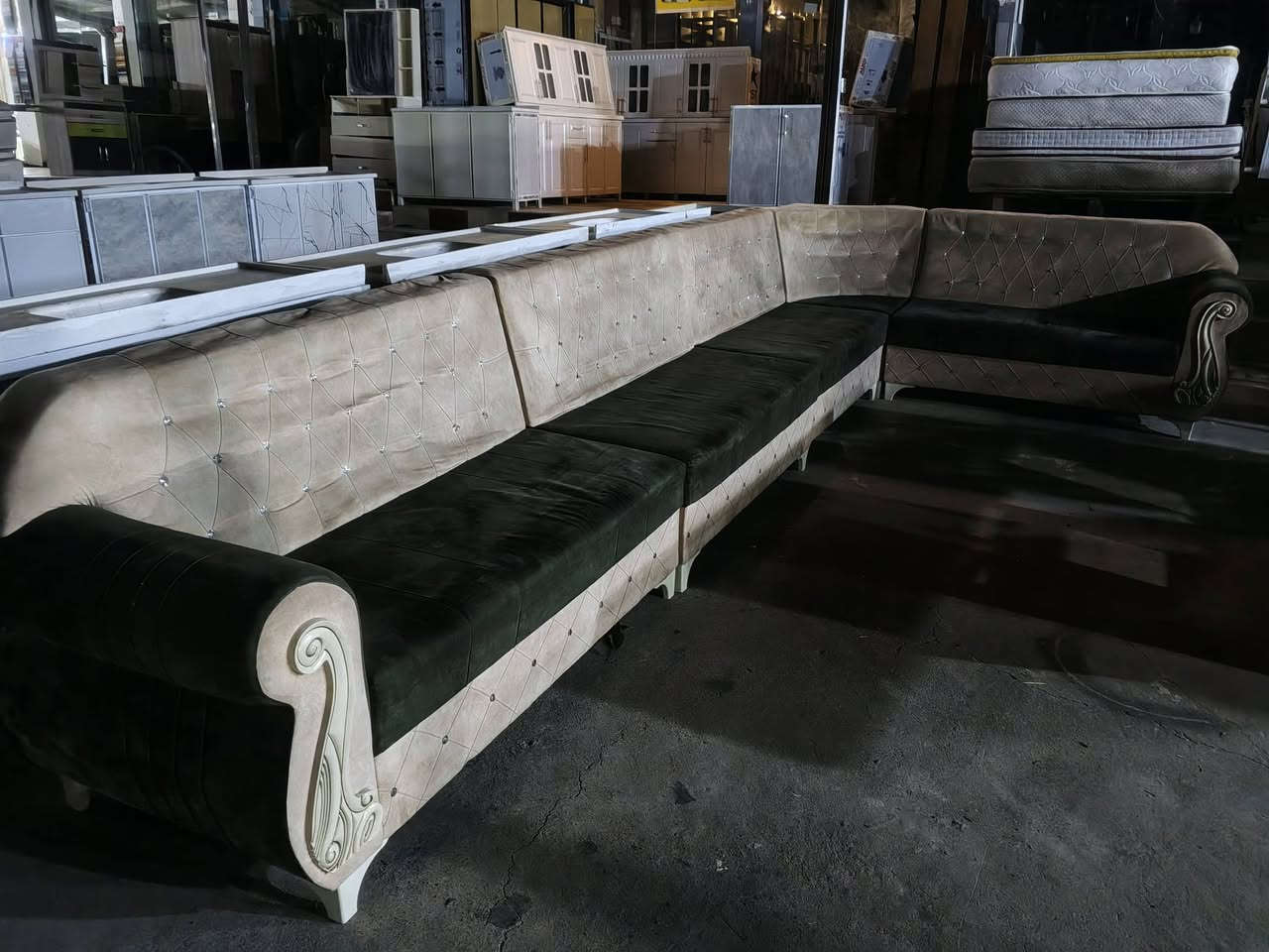 ديوان 7امتار  سعر 120الف نسبة
***********
