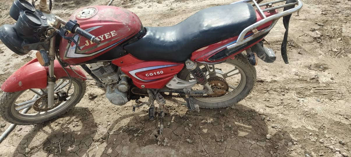 باندة اوراق اصولي دراجه خير من الله عوزها شوي ترتيبات
سعر 250 وبيها مجال مكاني صويرة


**إذا كنت صاحب هذا الإعلان وتريد حذفه لأي سبب، رجاءا أرسل رسالة إلى الدعم الفني**