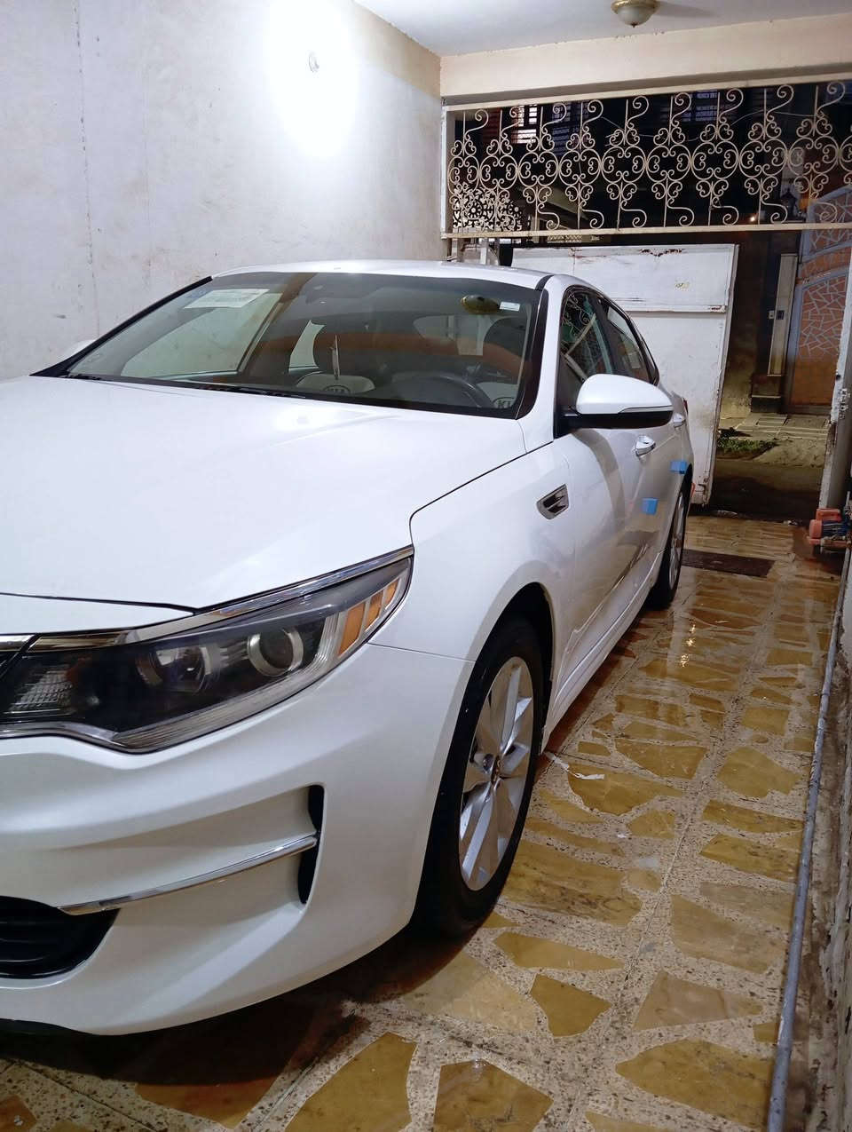 سلام عليكم كيا اوبتيما للبيع موديل 2018 رقم ذي قار انكليزي تحويل مباشر وارد امريكي ماشيه 80 حادثها خلفي خفيف كلش بارد البدنه الخلفيه ورش خفيف بل الجاملغ الخلفي مأشر بل الصور بدون إرباك محرك 2400 عل الشركه مامفتوح سياره جديده كلش السياره استخدام شخصي مابيها تشليع صبغ ابد وصور حادثها مرفقه بل المنشور السعر ب 135 مكان السياره الناصريه الحبوبي للاتصال ***********
