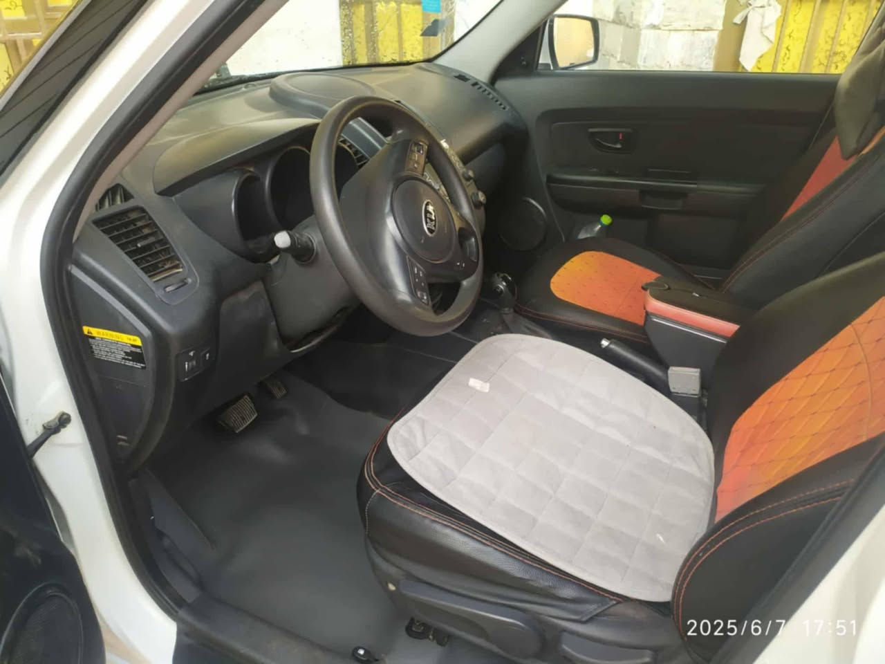 السلام عليكم كيا صول للبيع موديل 2013 رقم بابل انكليزي بئسمي شخصياً ماشيه 75 مكينه 1600 جي دي اي سياره جديده بمعني الكلمة مكفوله من الضربه والصبغ والتبديل حادثه حلو مال امريكه فقط بارد وتكحيل بالبنيد والجاملغ بدون تبديل اوصبغ نفسهن مصلحات حتى الدعاميه نفسه مصلحه جاهزه من اي شي تخم تاير باتري دوشمه ارضيه وكشنات  مكينه كير حداديه تبريد مكان السياره بابل الحله قرب مجسر نادر السعر ب113 للعلم كلشي اكو بالسوك وكلشي بسعره للاستفسار الاتصال على الرقم  ***********
