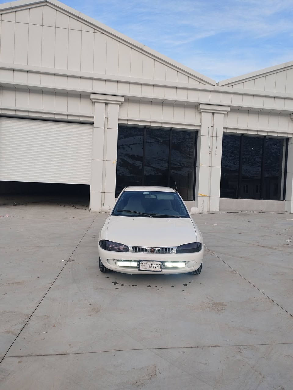 بە ناوی خوای گە ورەو میهرەبان ، سەیارە پڕوتون مودێل 2002 ئارمە بلام ئارمی ون بوە کتابی مەفقوداتی وهەزەو پاکانەی هەولێری لە گەل دایە وەک ڕەقەم وایە بێ موشکیلەیە بەشەرت ، سبوغ سەقفوعیزامی بەشەرت  دەعمی بەشەرت لیدانی بەشەرت وەرگەڕانی بەشەرت ،بەشەرتی گێڕو مەکینەو  ساردی و گەرمی بەشەرت چوار تایەی نوێ ، یەک دینار مەسروفی نیە ماشلڵە سەیارەکە نوێیە مالی فەقیرو هەژارە ولڵە هەتابلێی سەیەرەکی جوانو بێ  مەسروفە، سعری 20 گەلا  ٫  واتساب ڤایبەر ***********
