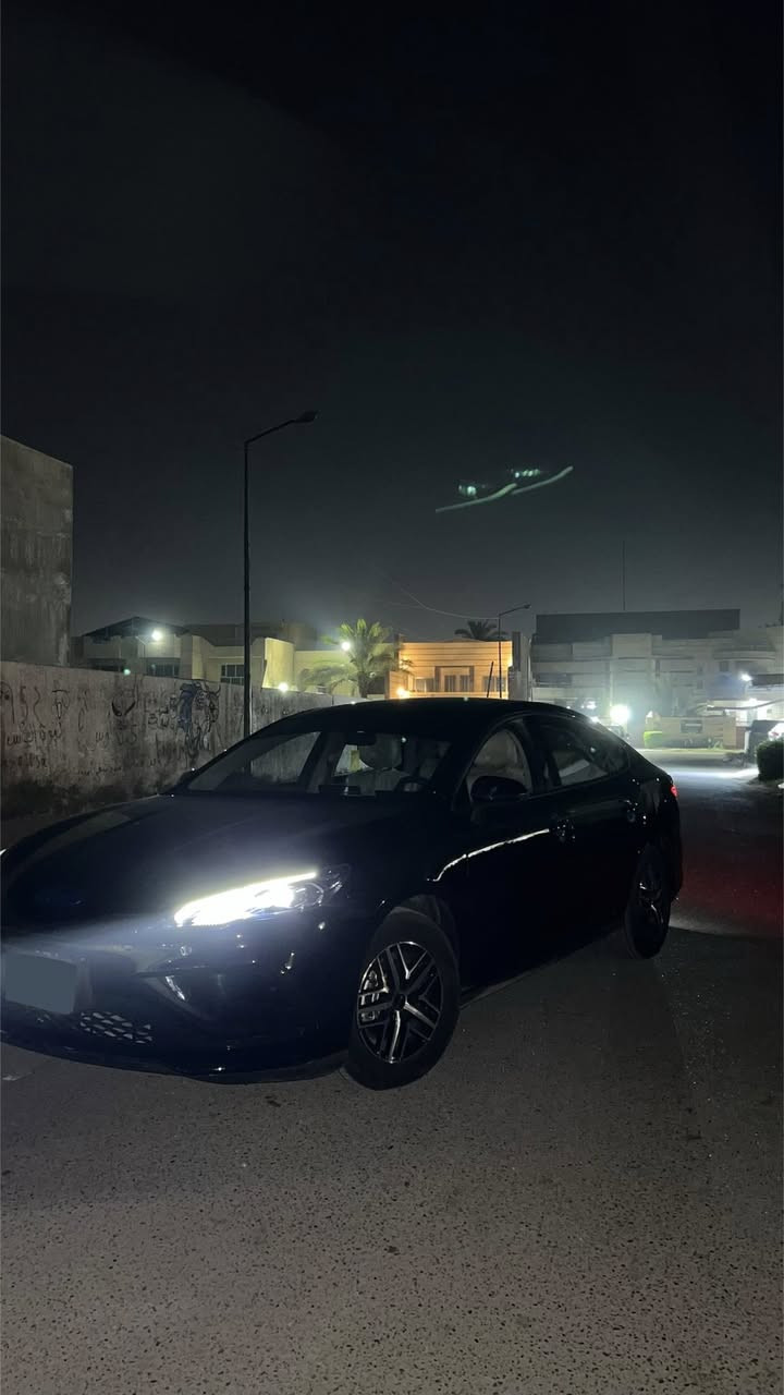 بي واي دي سيل اسود ام الويل الكروم مو العاديه
ماشية 12 الف 

كامل ملحقات مع ارضياتها الاصليه مع جناح خلفي و برمجه شاشه كل التطبيقات 

بعدها بنايلون الشركه رقم بغداد

للاستفسار *********** واتساب
الف عافيه عل ياخذها
