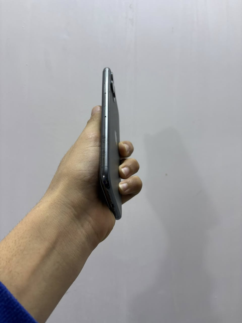 السلام عليكم
🔴ايفون 11 برو ماكس
🔻ذاكره: 256
🔴لون زيتوني
🔻بطارية 84‎%
🔴جهاز بلادي نمودج m شرق اوسط 
🔴ملحقات كارتون كفرات 2
شاحنة وايربود
السعر 350قفل غير قابل للتفاوض 
للستفسار :***********
