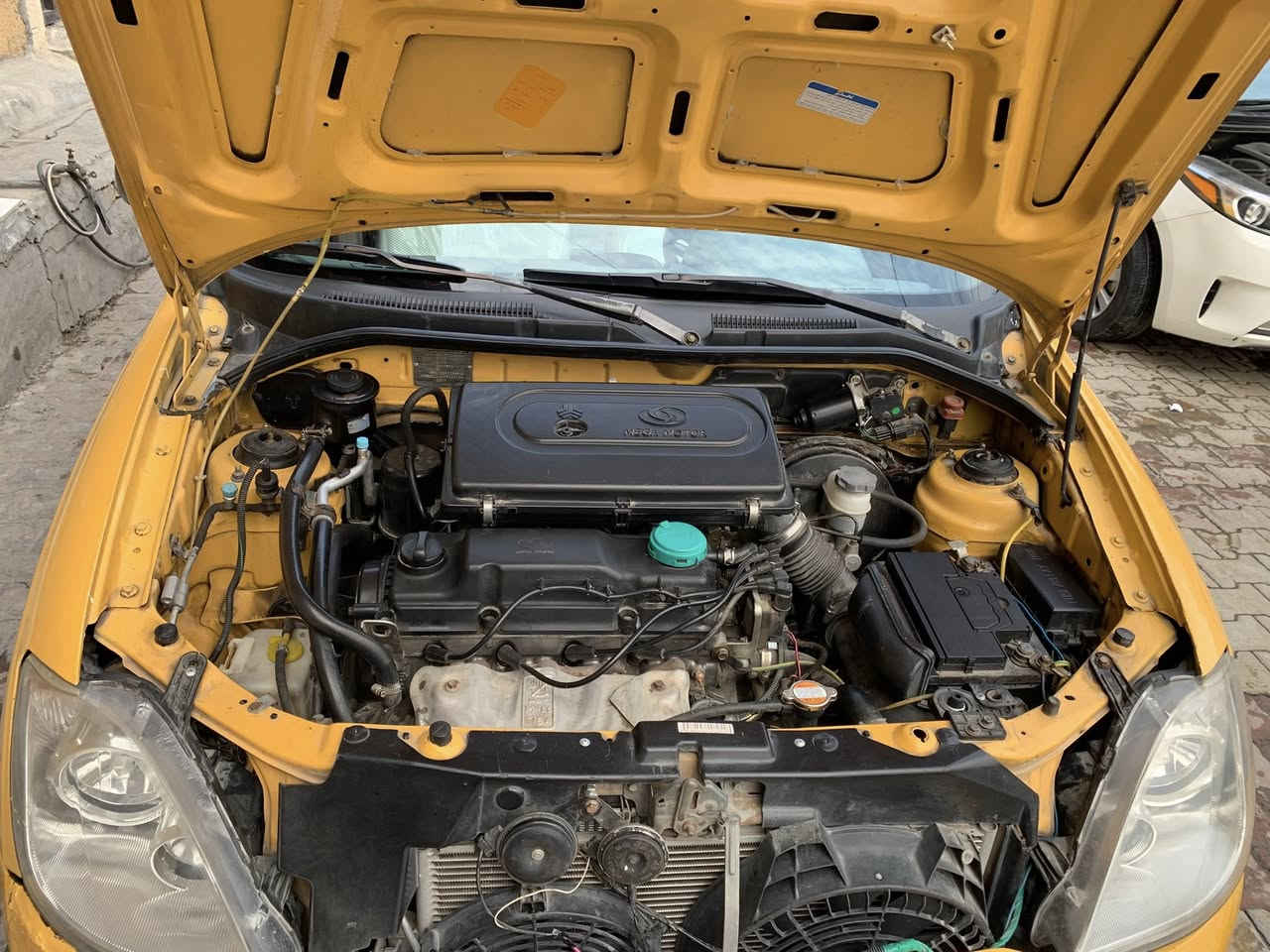 السلام عليكم طيبه 2015 بيهه بس هلالات معمره السياره نضيفه السعر 42 وبيهه مجال العنوان مدينه الصدر خلف النفوس ***********
