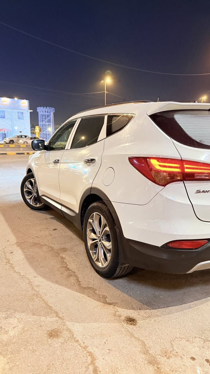 السلام عليكم  سنتافي 2014 كافله فول المكان نجف السياره بسمي مداور ثاني يوم السعر 192 وبيه مجال حك الجيه الاستفسار ***********
