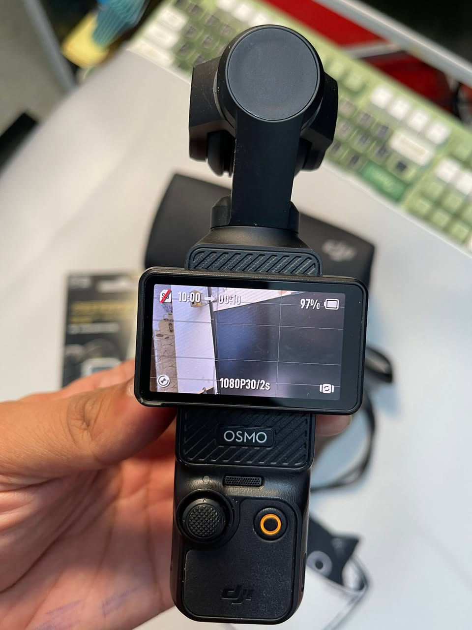 كامرة  DJI Osmo Pocket 3
كاميرا محمولة استثنائية لصناع المحتوى بفضل مستشعرها الكبير (1 إنش) وقدرتها على تصوير فيديو بدقة 4K بمعدل 120 إطاراً في الثانية. تتميز الكاميرا بتثبيت ميكانيكي ثلاثي المحاور وشاشة لمس دوارة تسمح بالتبديل السريع بين التصوير الأفقي والعمودي

ملاحظة كامرة وجنطه ورام فقط 🌺


**إذا كنت صاحب هذا الإعلان وتريد حذفه لأي سبب، رجاءا أرسل رسالة إلى الدعم الفني**