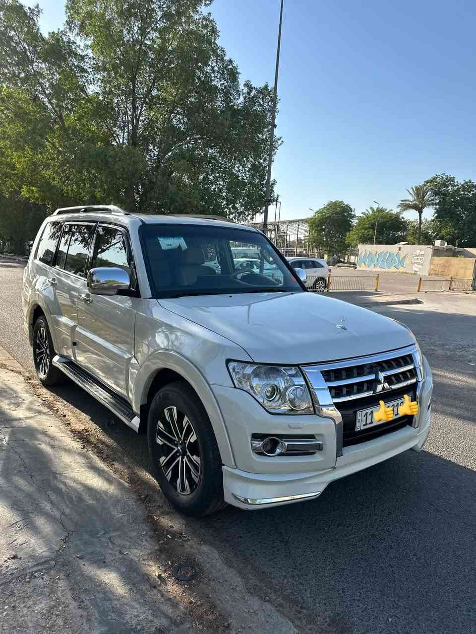 السلام عليكم باجيرو 2008 للبيع حبتور فول مواصفات دمام كشنات كهرباء سلايد تدفئه كشنات تحكم ستيرن جهتين شاشه تبريد ثلج مكينه كير حداديه مكفول بيهة قطعتين صبغ بدون دواخل رقم بغداد دولي بأسمي السياره مشتغل عليهة عازل بالكامل ومعالج طسه العنوان بغداد السيديه رقم ***********
