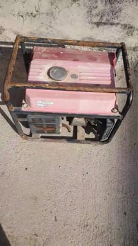 متاح مولد للبيع شغال كامل  السعر 100 وبي مجال للإستفسار خاص او الاتصال...