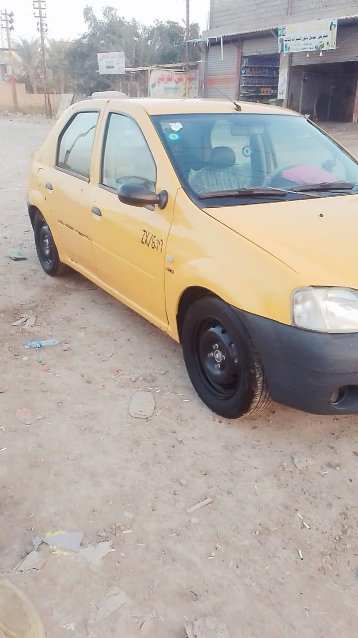 رينو لوكان مديل 2009 السيارة مكفوله بيها بس باب مبدل كير وكلج جديد مكينه بيها تنقيص *********** 
35$ وبيهة مجال بصيط
