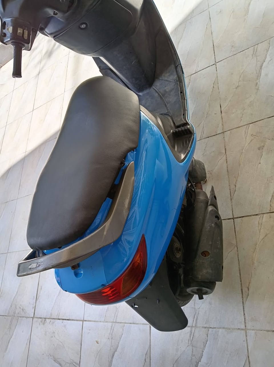 سلام عليكم
فراشه فورتي كرستال رمبه 
محركه جديد باتري جديد كله شغاله 

***********
