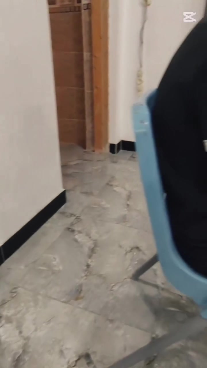 حلاقه في بيتك أطلب حلاقك وين ما كنت واتساب *********** حلاقة وتنظيف بشره وشسوار كل هذا بس ١٠ ألف
