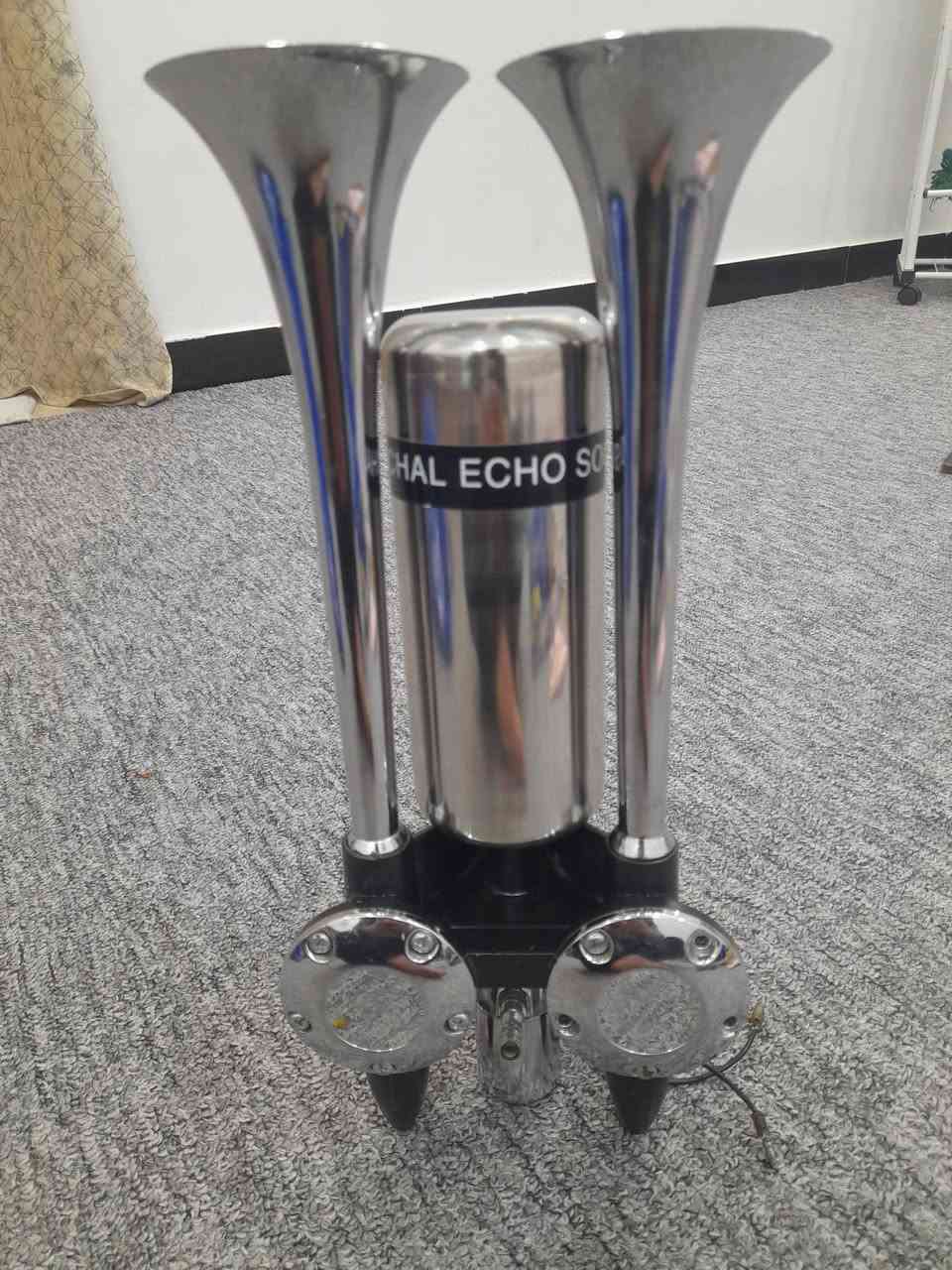 السلام عليكم اخوان هورن بوق الماني باله جديد غير مستخدم 
يشتغل 24 فولت و12 فولت  اعلى سعر ابيع ***********
