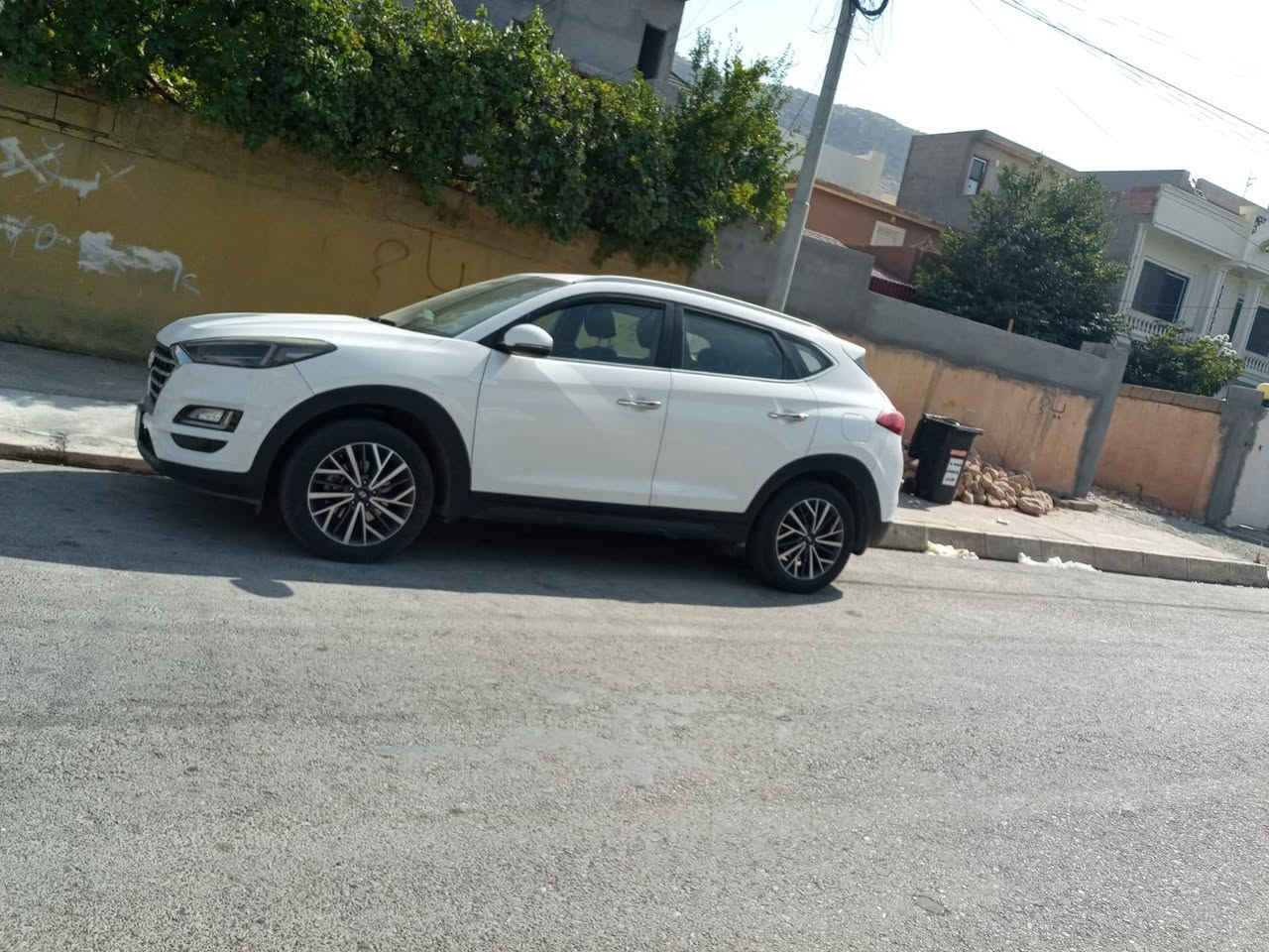 سلام عليكم توسان ٢٠٢٠ خليجي شركة الكاصد سياره حلوه،مراوس ب لاندكروز،جديده+سياره بغداد رقم جديد انكليزي
 تخم تاير+بصمه + بصمة ابواب + داخل جلد + كشنات لاماميه كهرباء + داخل  وبيجي + شلحن واير ليست + حساس امامي + حساس خلفي + خمس عدسات + اريل انفكيشن + شاشه جبيره + كامره اماميه + كامره خلفيه + اشاير بل مري + تبريد قطعتين + داخل صاح + هند بريك بل رجل + فول تحكمات + لد امامي + ماشيه ٩٥كيلو 
مكينه ٢٠٠٠ دوش
السعر ٢٠٥
للستفسار ***********
