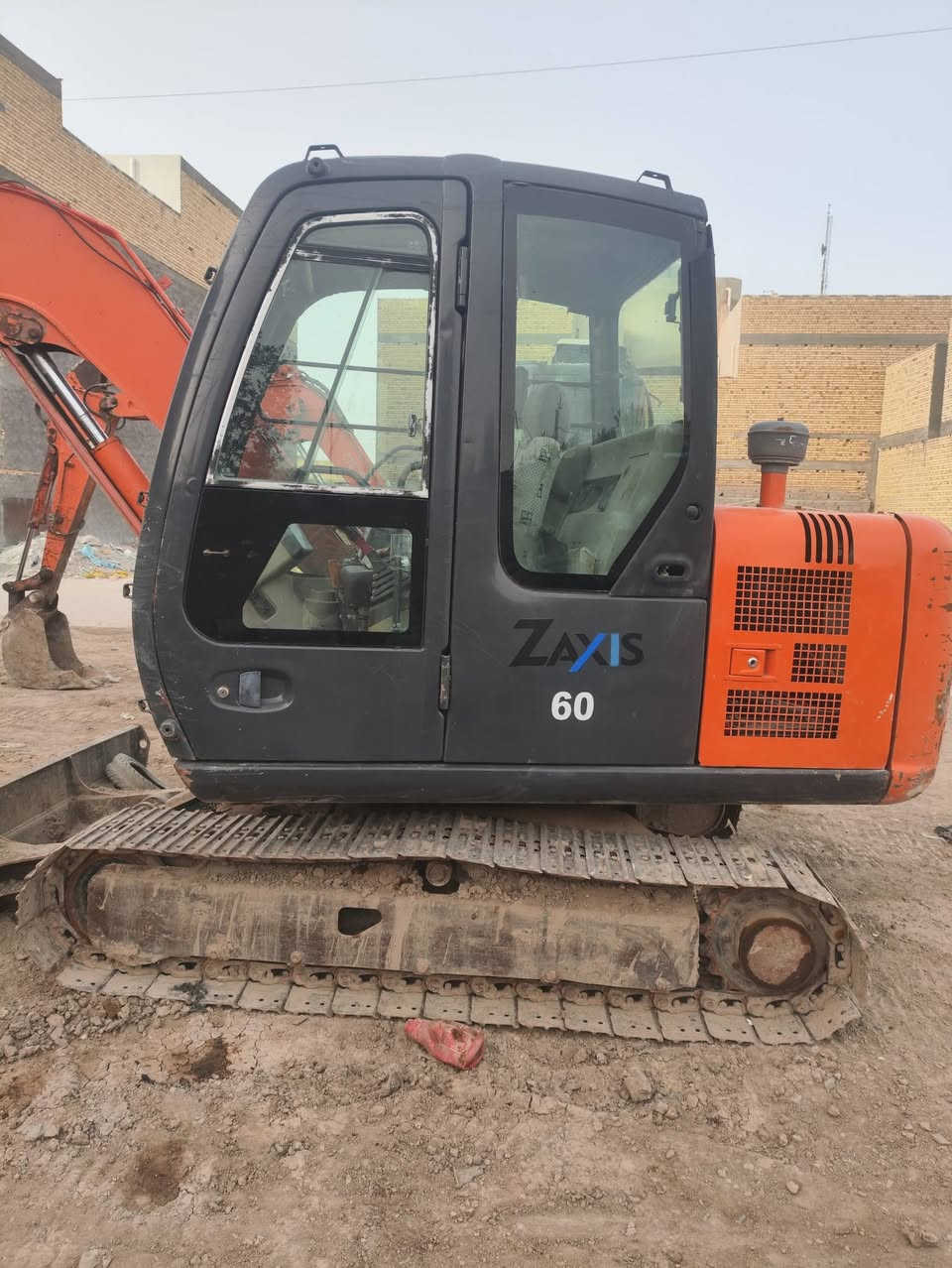 السلام عليكم
حفاره هيتاشي 2017 مكينه جديده تبريد شغال حفاره كلش نضيفه كلشي ما نقصها مكان الحفاره الناصريه.
السعر/255$وبيها مجال قليل
للاستفسار/***********
