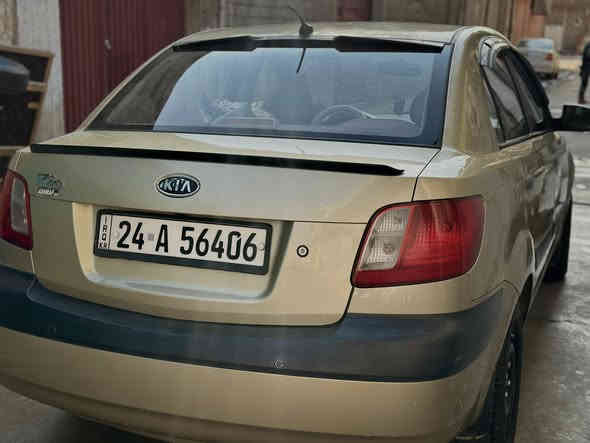 كيا ريو ٢٠٠٨ محرك ١٦ گير عادي داخل اسود جامات كهرباء رقم دهوك الجديد كوبون بانزين بيها اني صاحبها الشرعي تحويل مباشر 
ضررها ربع الباب الورا السايق مصبوغ وبيها تقحيل شوية 
والباقي كلها ع الفحص والسيارة احلى من الصور تجي وتشوفها وبيك خير وتدلل 

السعر 90 وبيها مجال 

للتواصل خاص أو ع الرقم ***********

